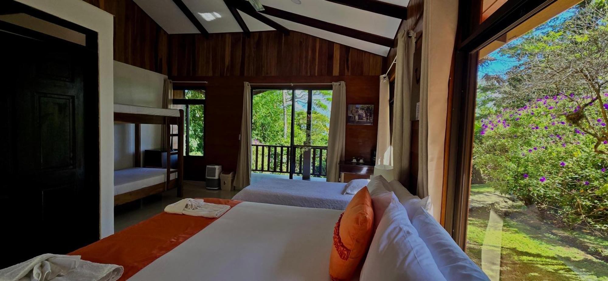 ביחגואה Heliconias Rainforest Lodge מראה חיצוני תמונה