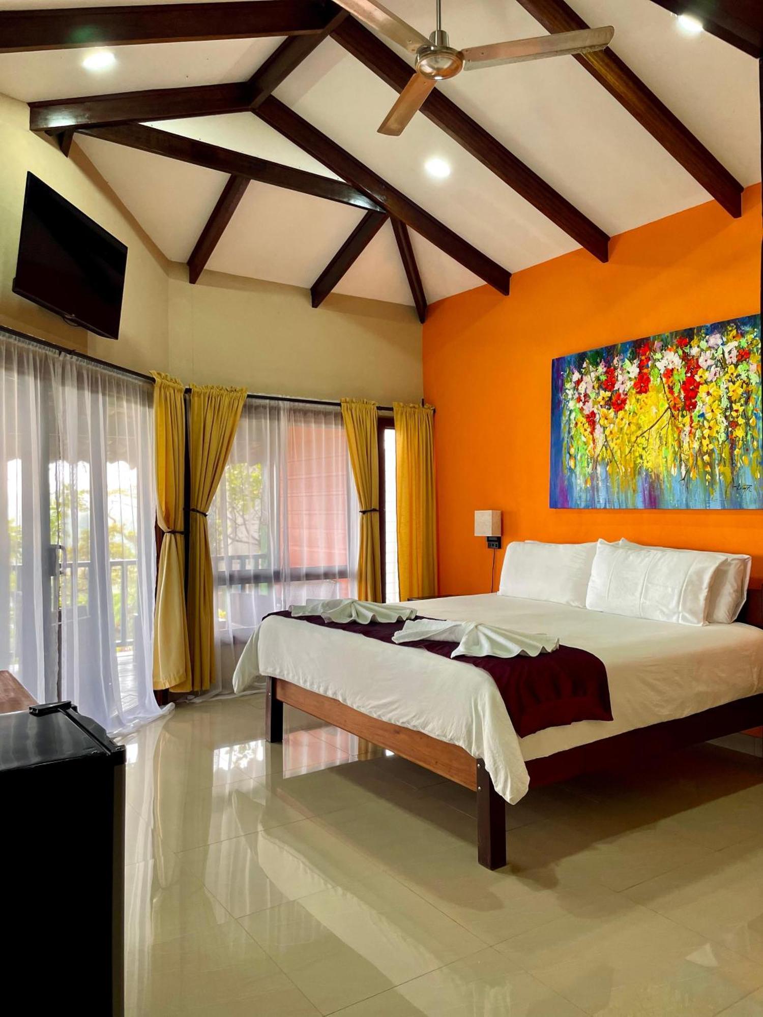 ביחגואה Heliconias Rainforest Lodge מראה חיצוני תמונה