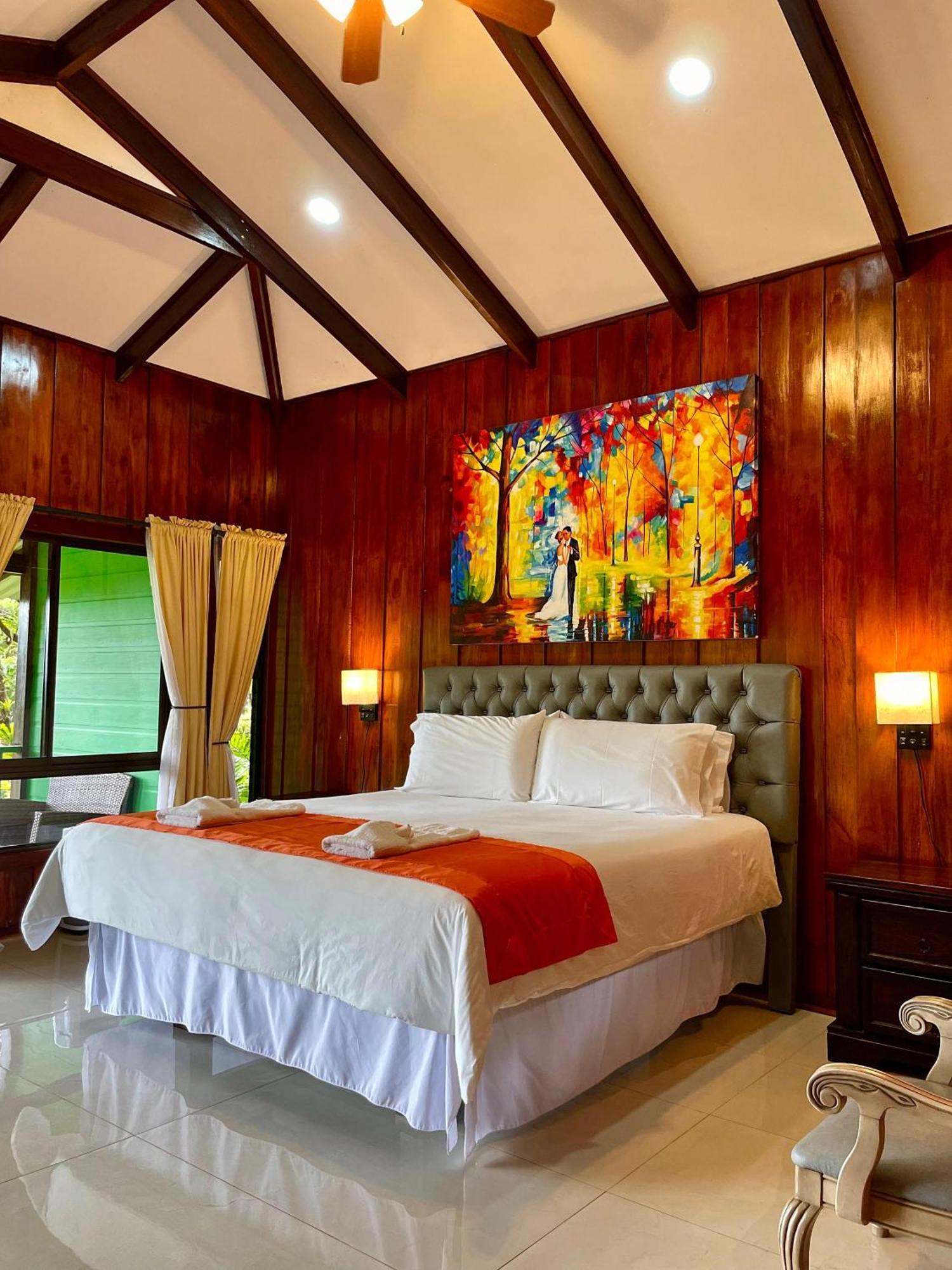 ביחגואה Heliconias Rainforest Lodge מראה חיצוני תמונה