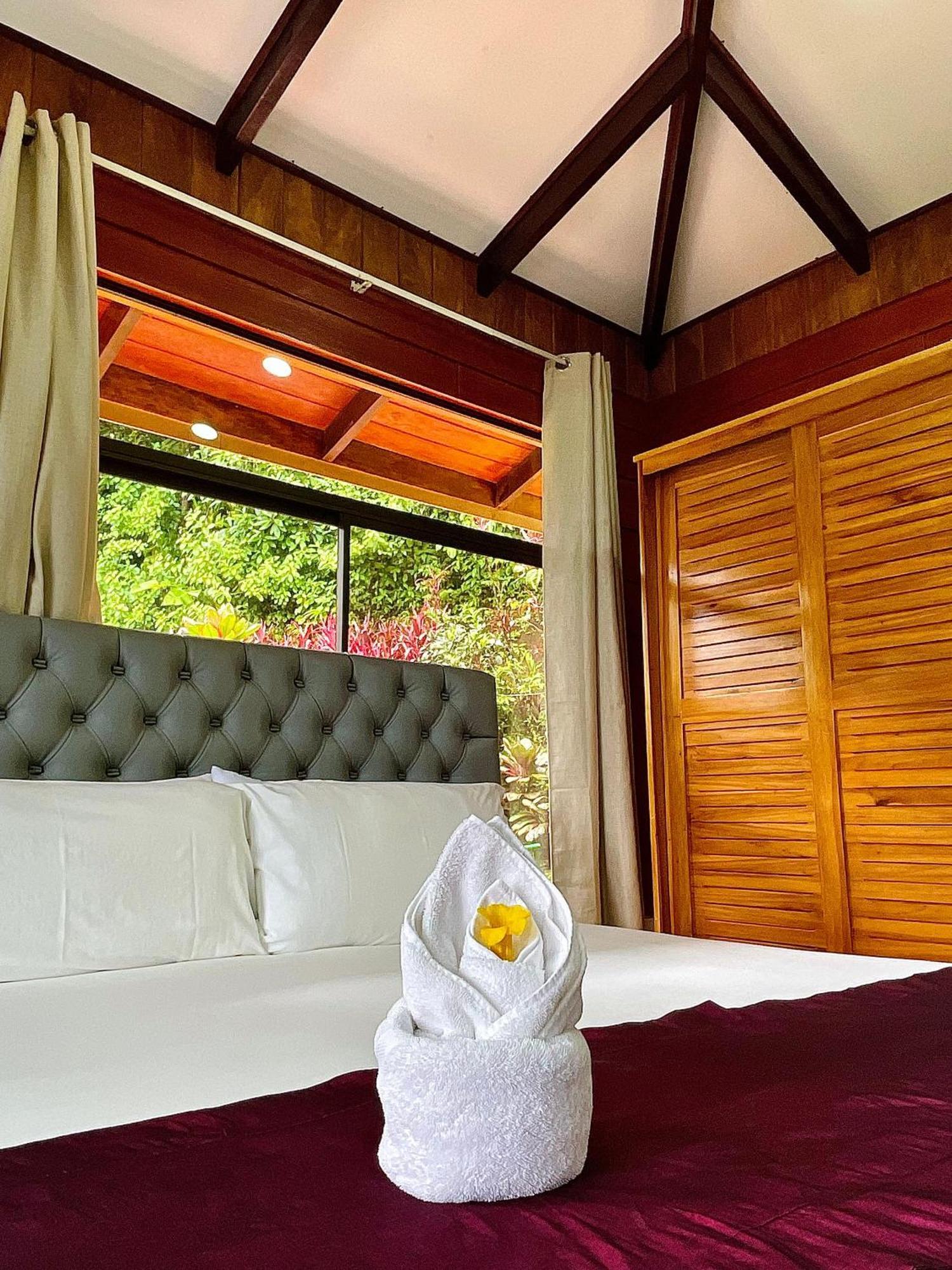 ביחגואה Heliconias Rainforest Lodge מראה חיצוני תמונה